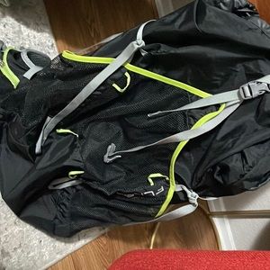 REI Hiking Bag Flash 45 Black Neon Green Black Mesh